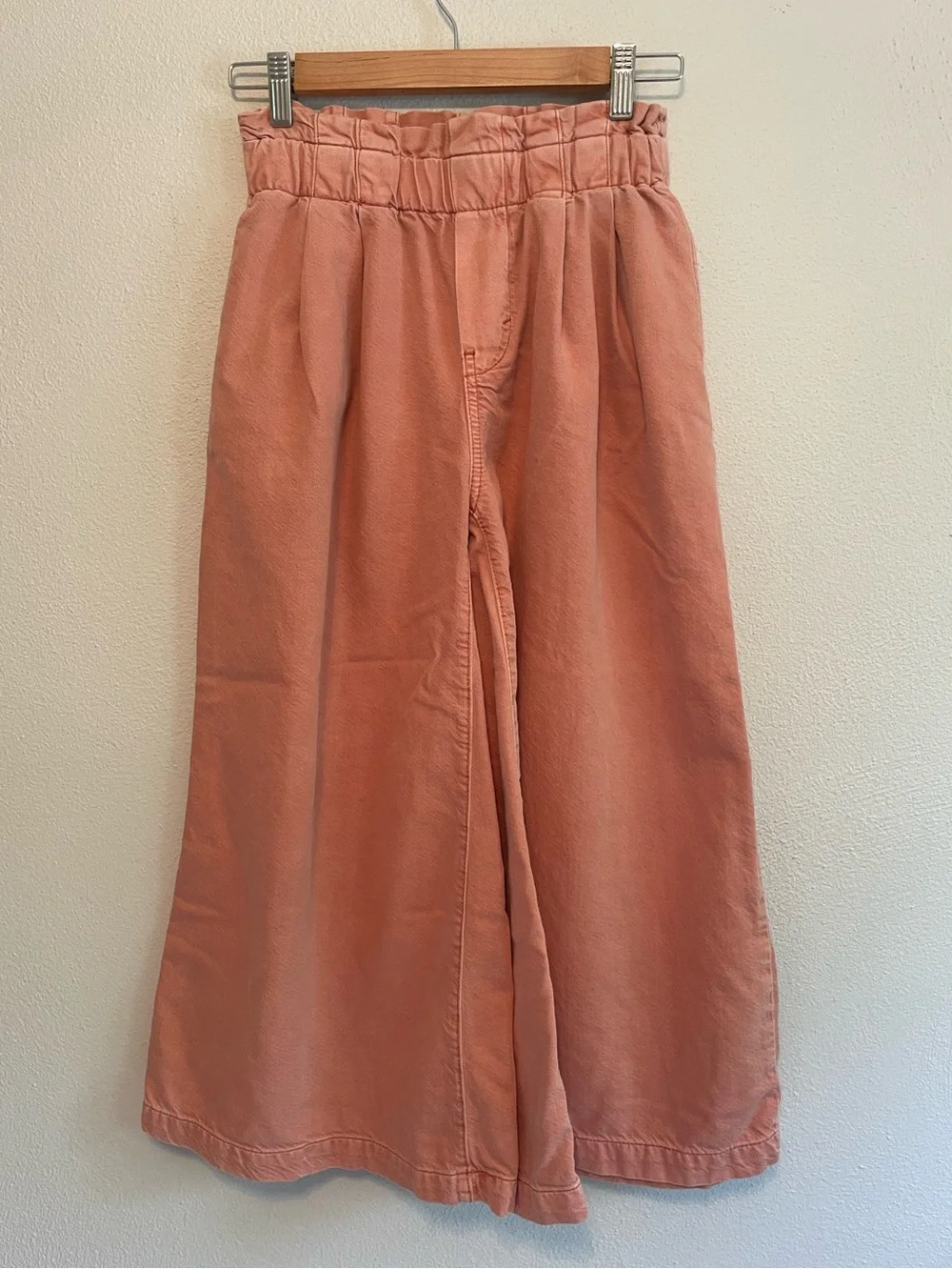 Pilcro Wide-Leg Cropped Pants in Dusty Peach